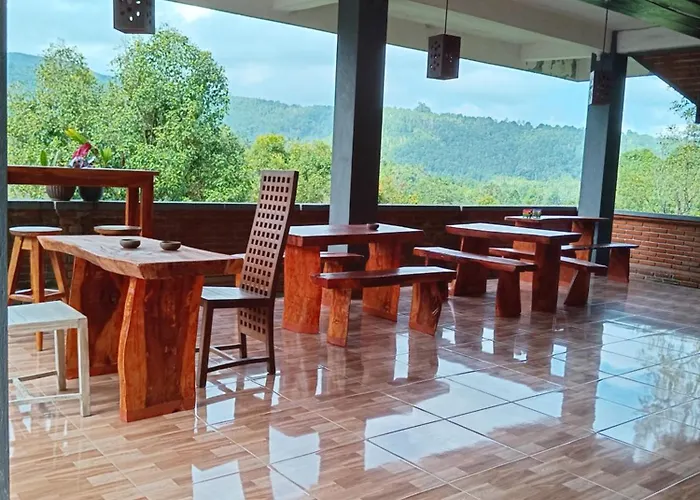 Kanaya & Warung Heaven